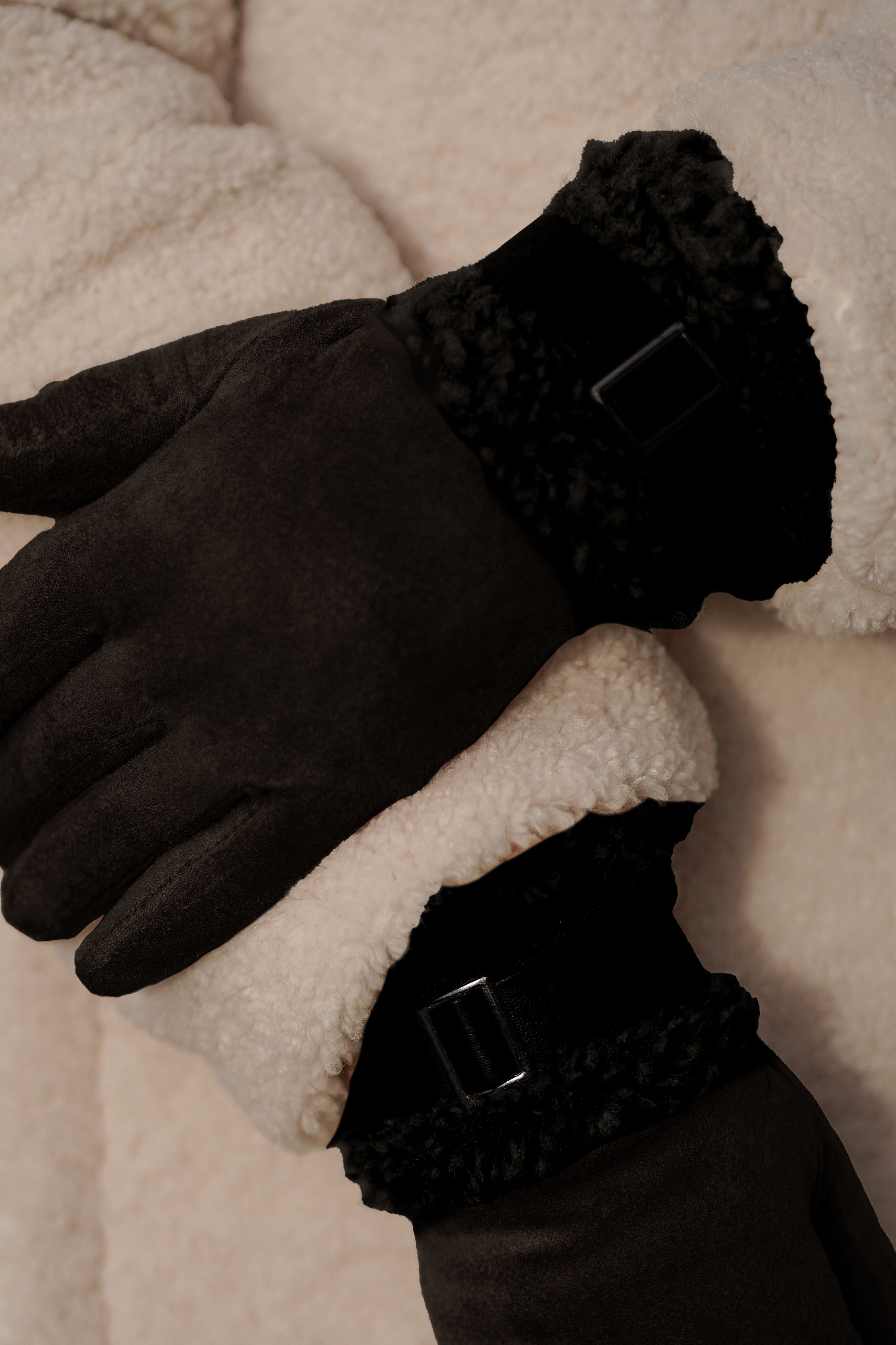 Handschuhe mit Schnalle