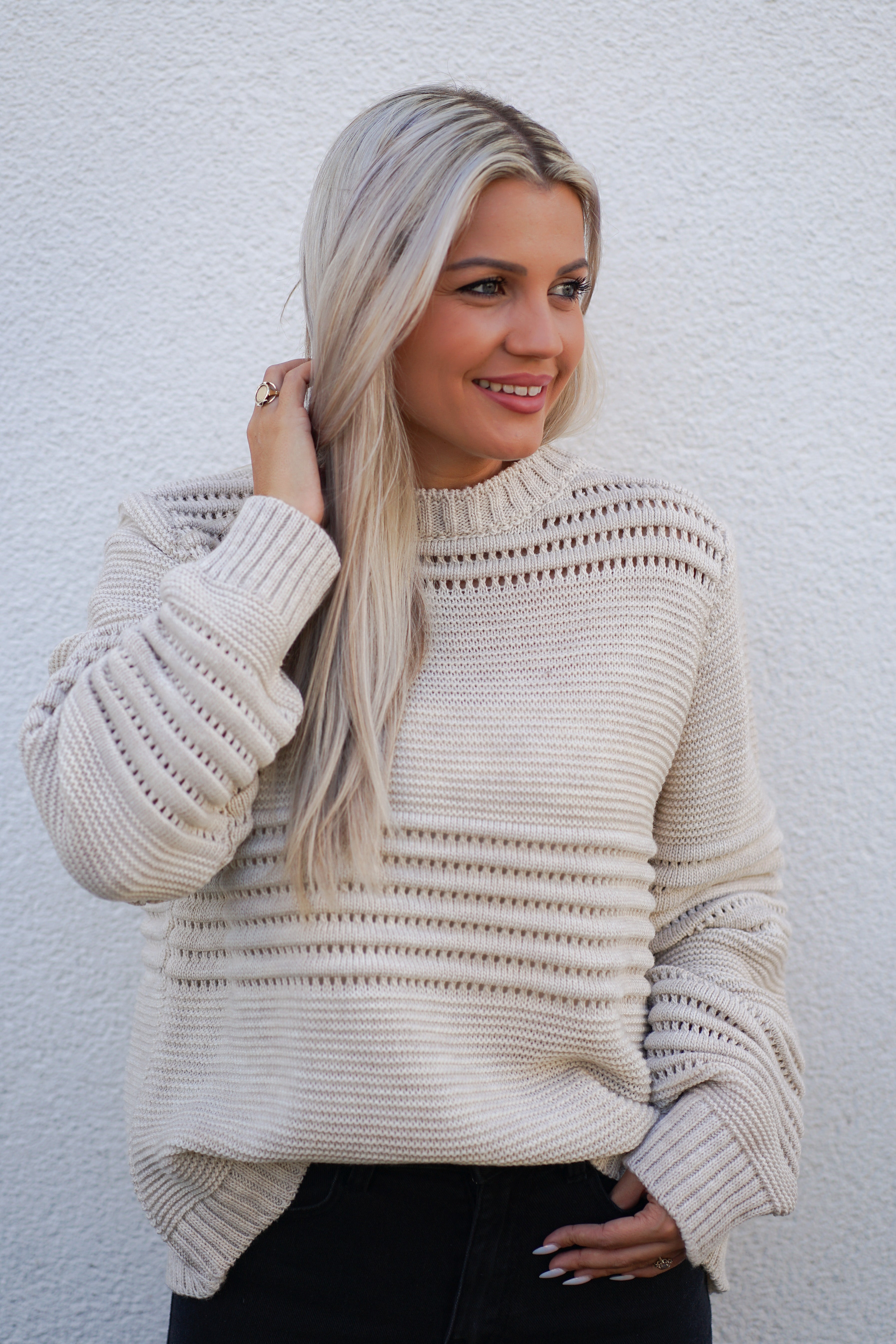 Pullover mit Lochmuster