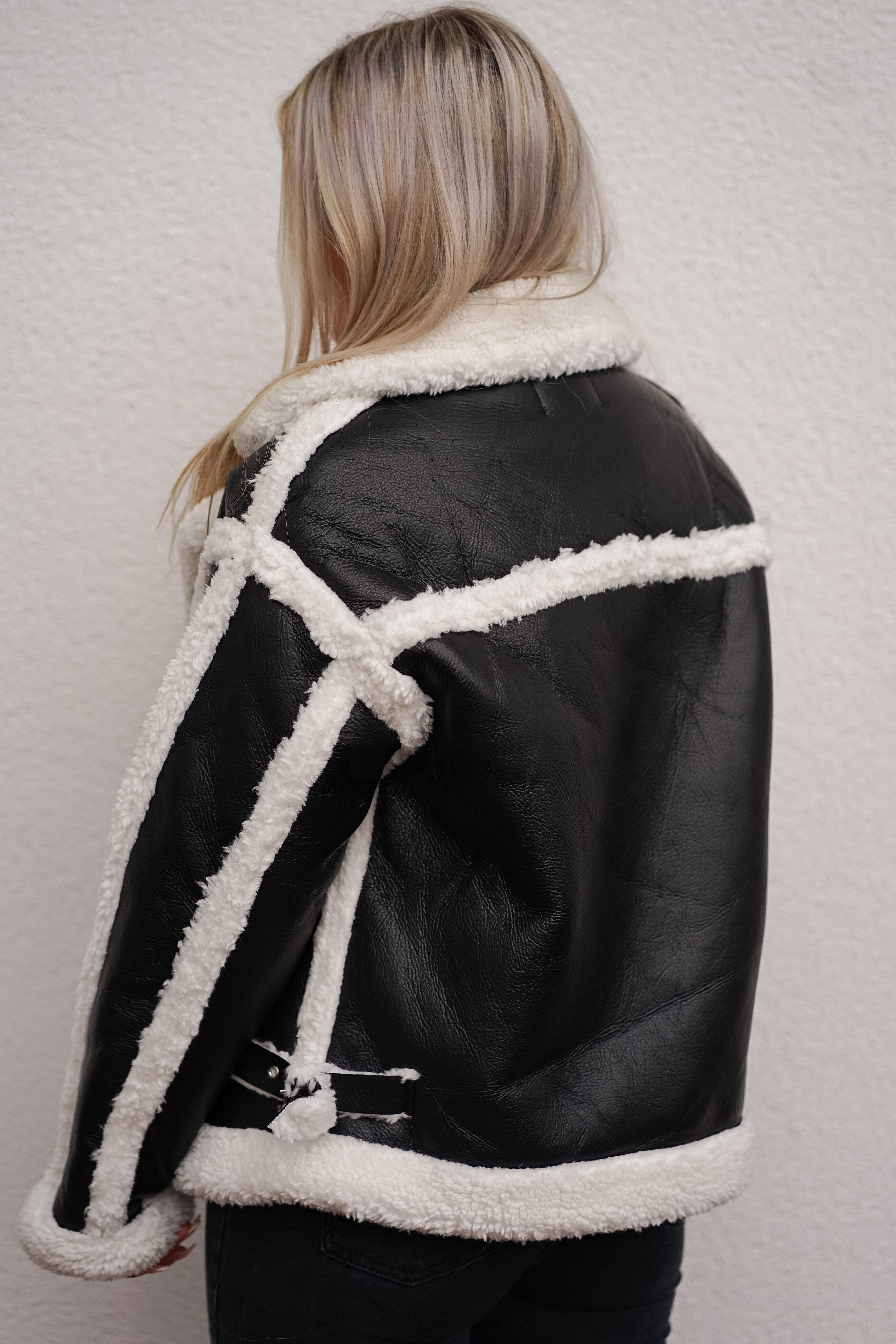 Jacke mit Fellimitat