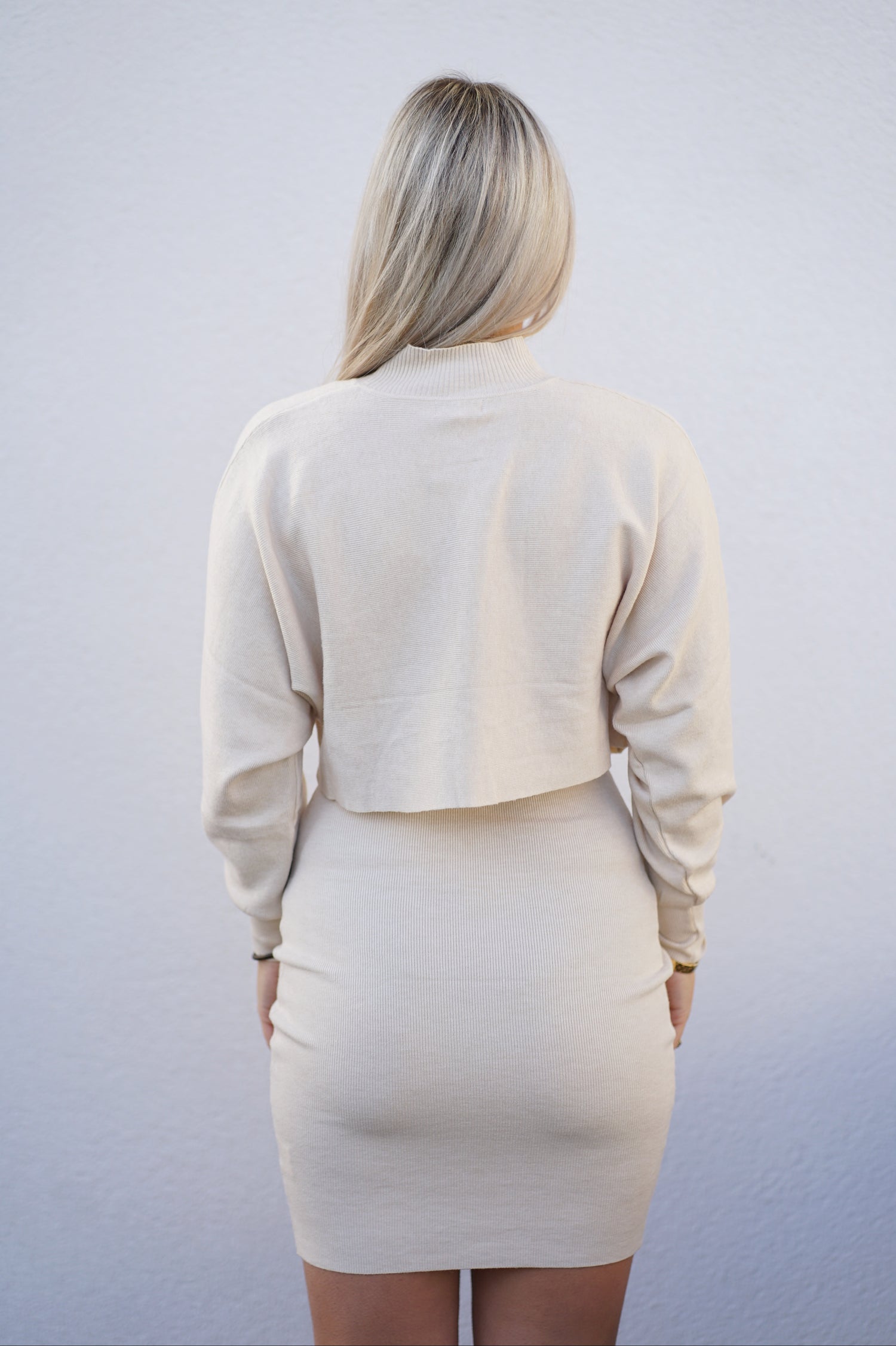 Zweiteiler Kleid mit cropped Pullover