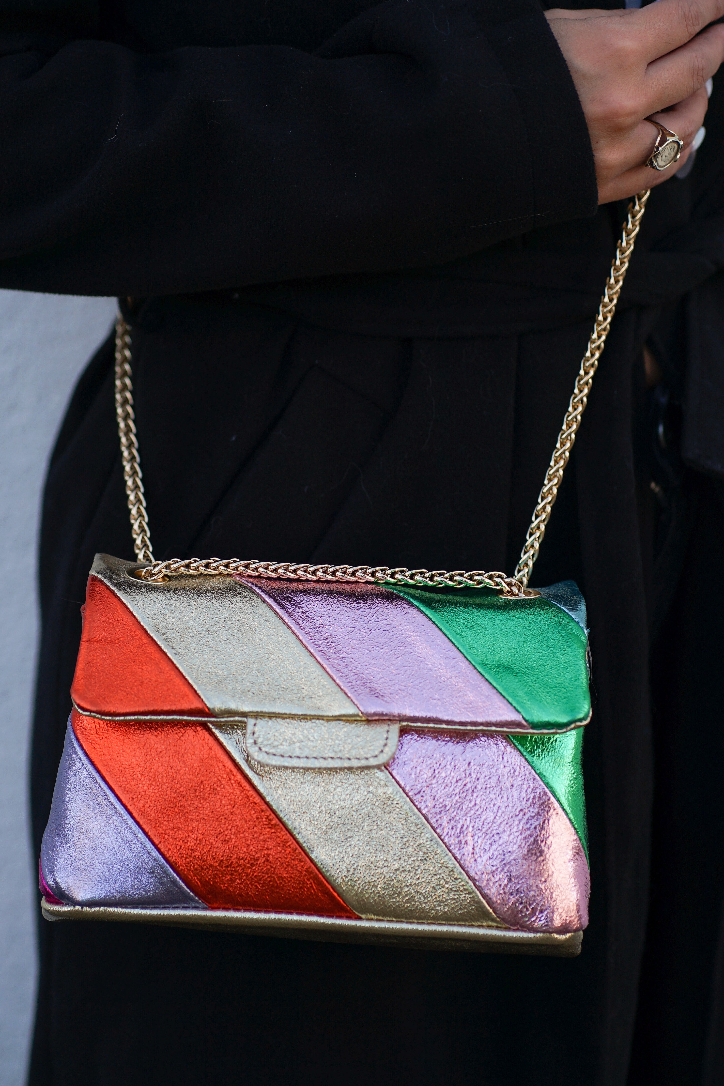 Tasche im Metallic Look