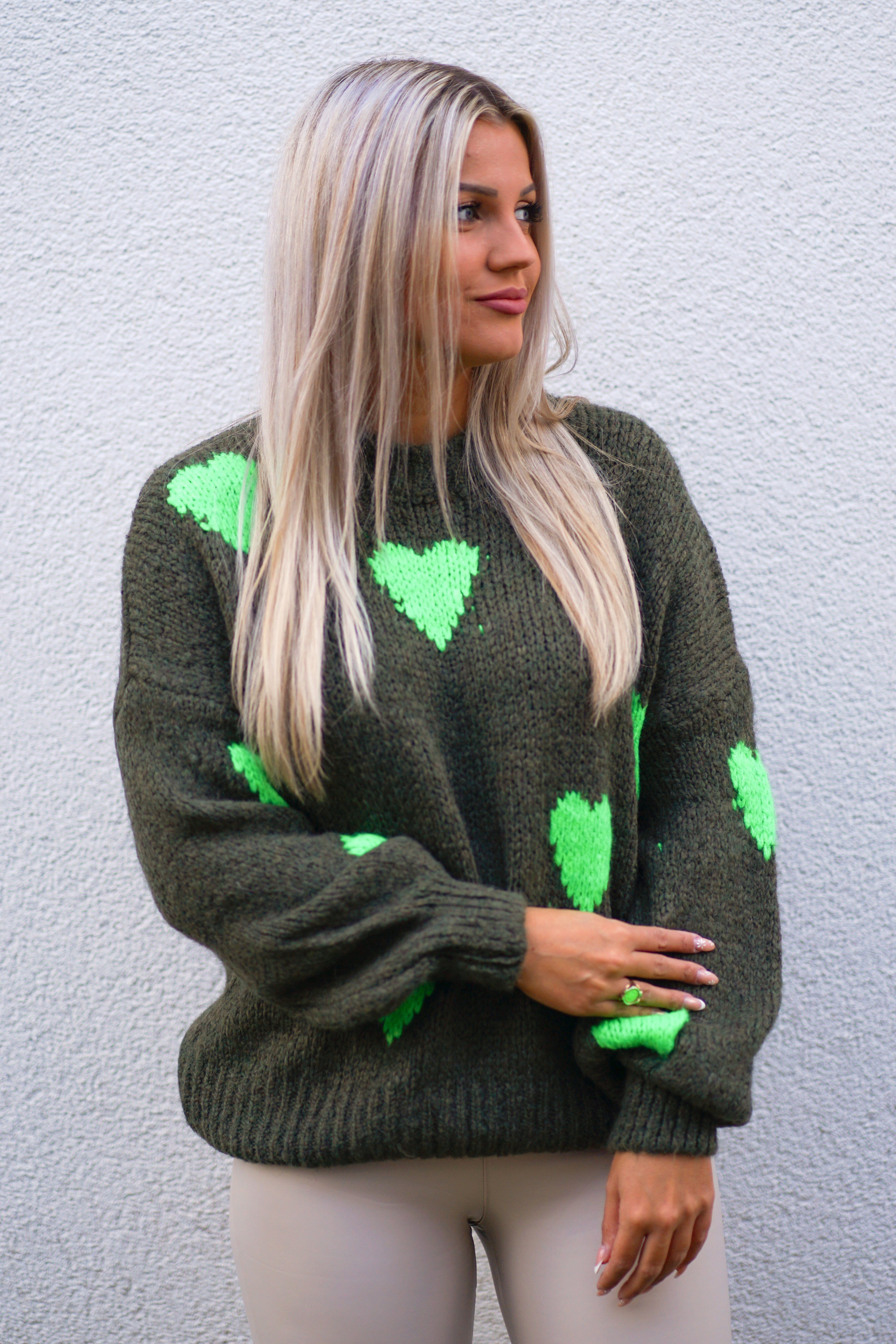 Pullover mit Herzen
