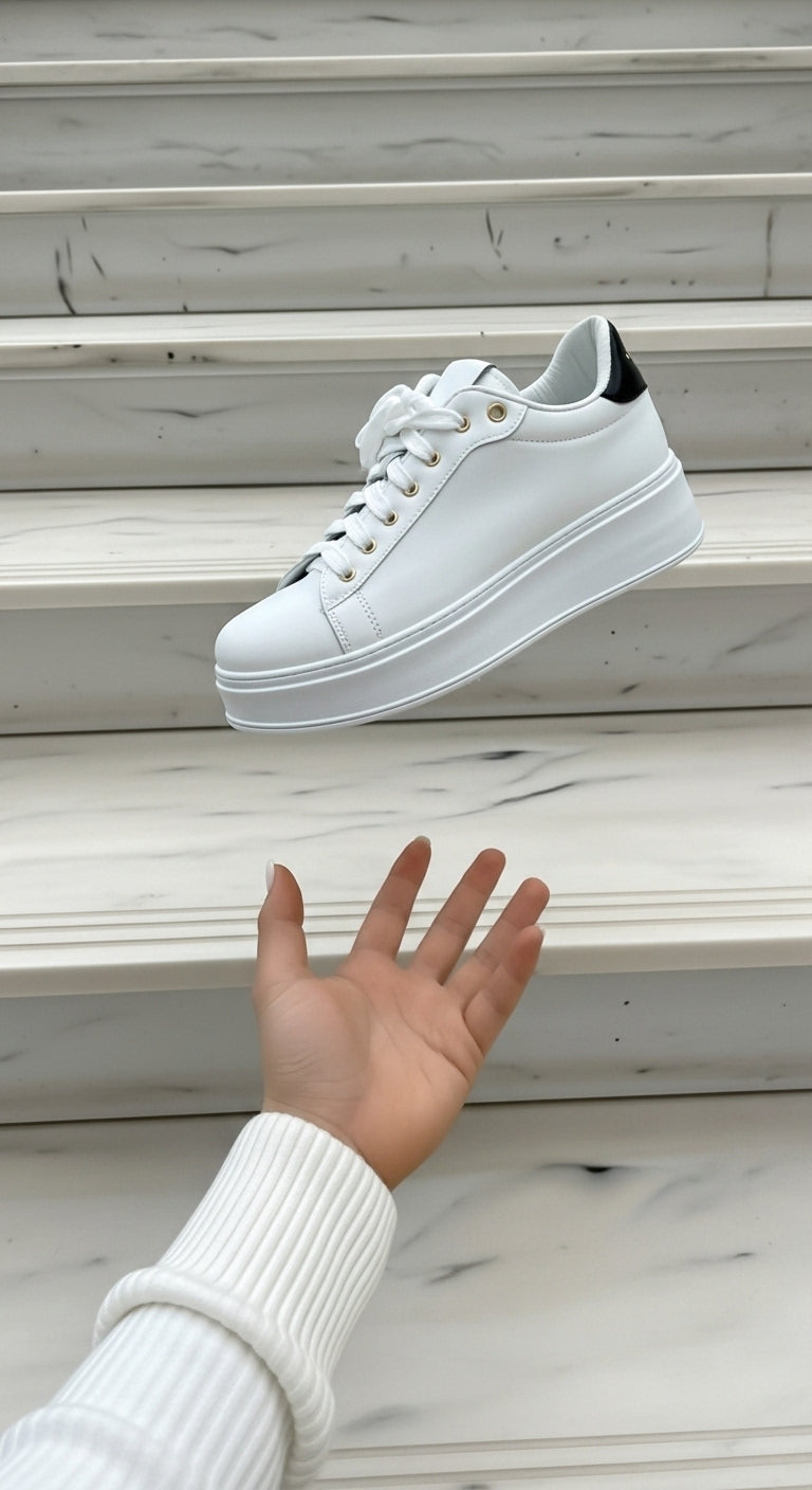 Plateau Sneaker „White Classic“ – Weiß mit schwarzem Detail