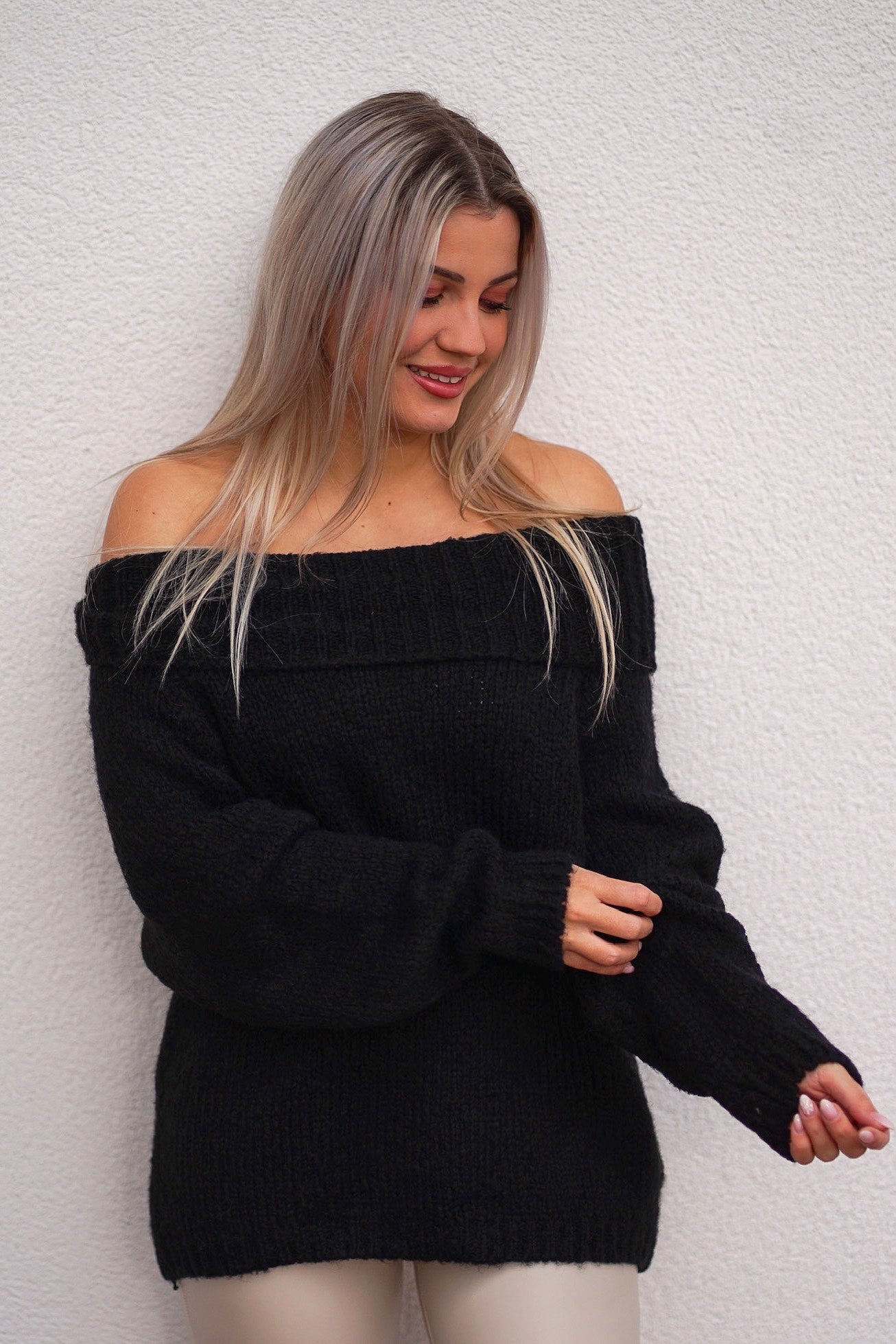 Off Shoulder Pullover KUINI