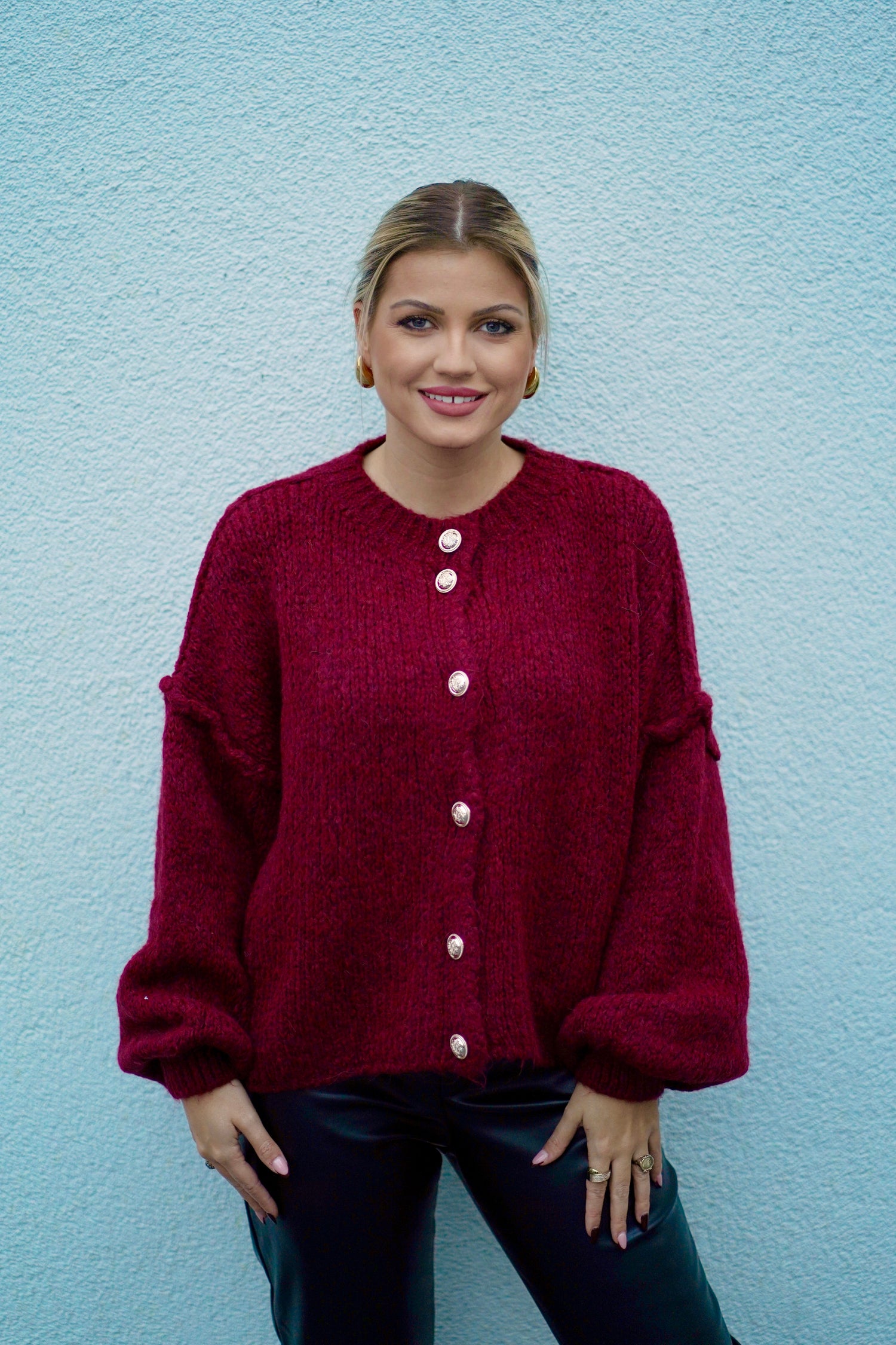 Strickjacke mit Knöpfen