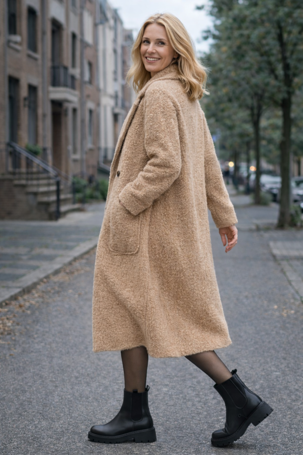 Cozy Teddy Long Mantel