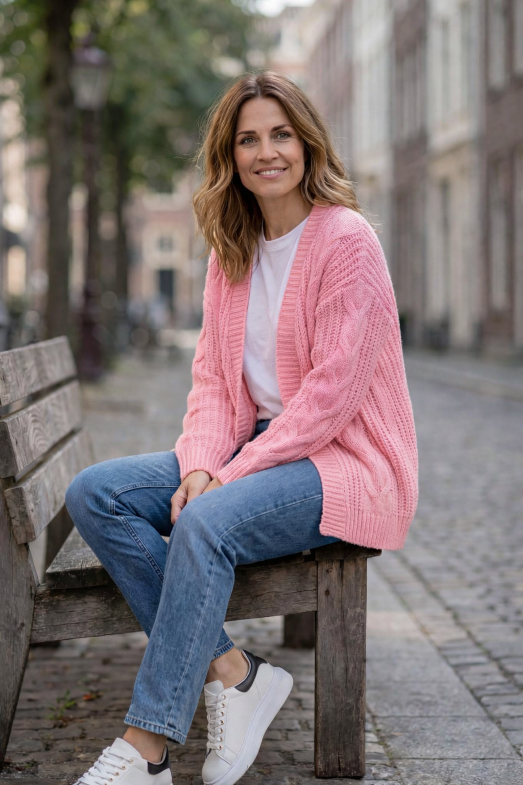 Strickcardigan im Zopfmuster