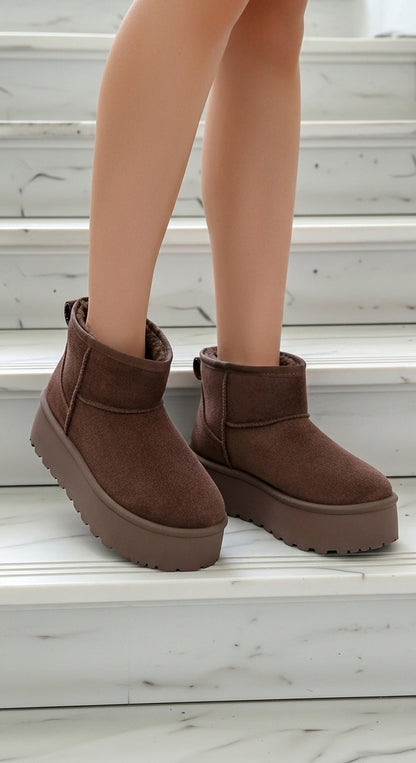 Gefütterte Boots mit Plateau „Helsinki“