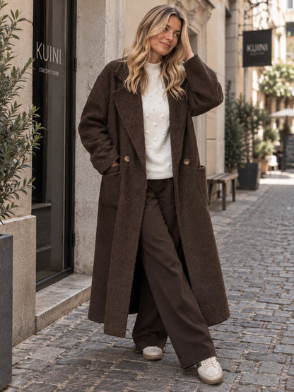 Weicher Mantel in Dunkelbraun – City-Styling
